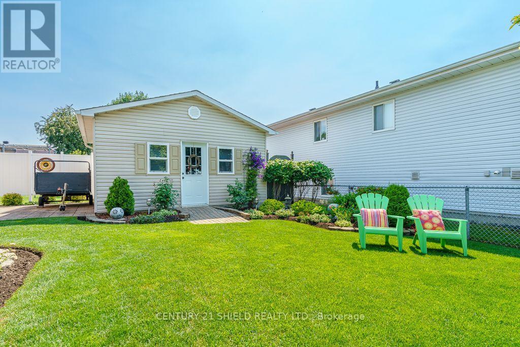 1840 BELVEDERE CRESCENT - 6