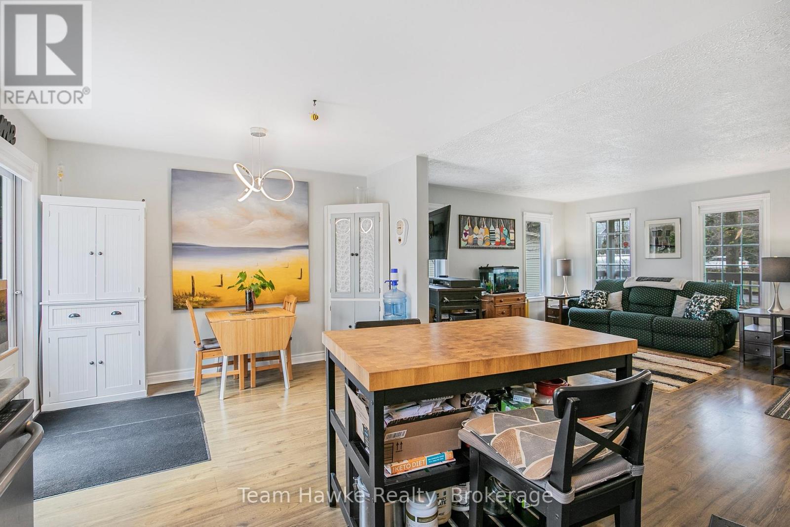 22 LAURIER BOULEVARD - 12