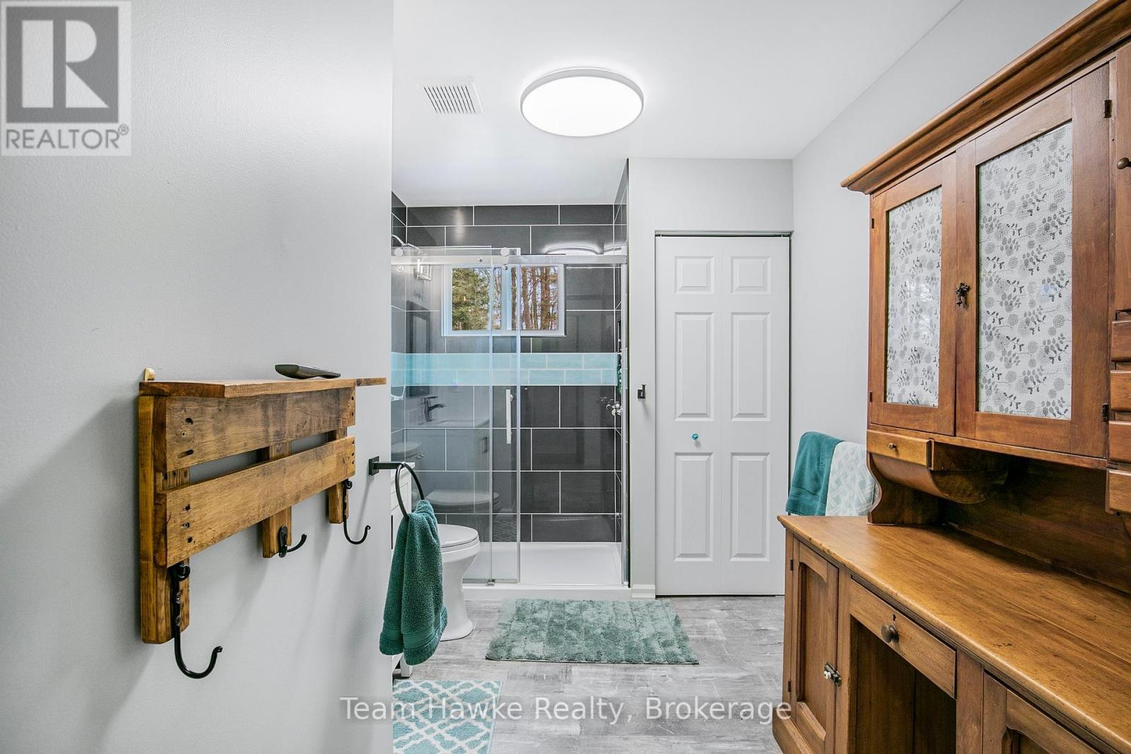 22 LAURIER BOULEVARD - 17