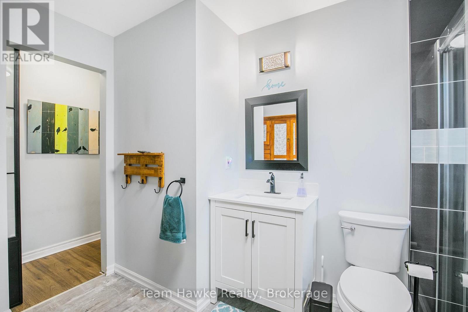22 LAURIER BOULEVARD - 18