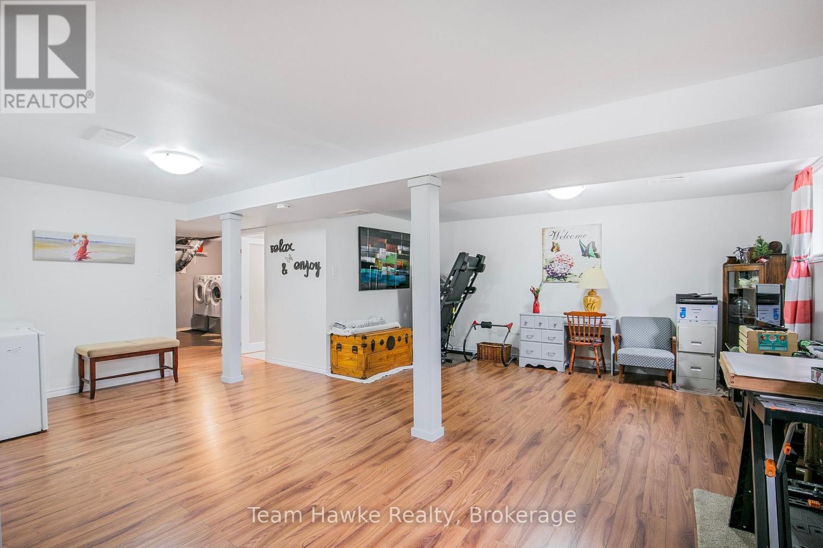 22 LAURIER BOULEVARD - 19
