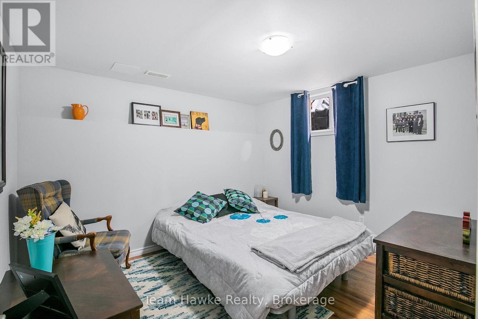 22 LAURIER BOULEVARD - 24