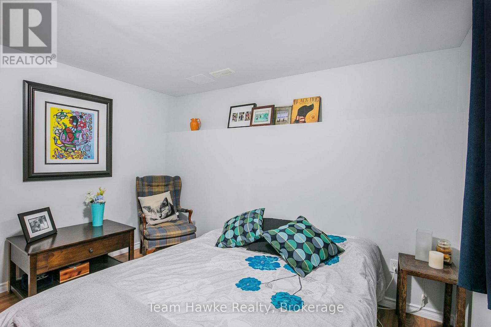 22 LAURIER BOULEVARD - 25