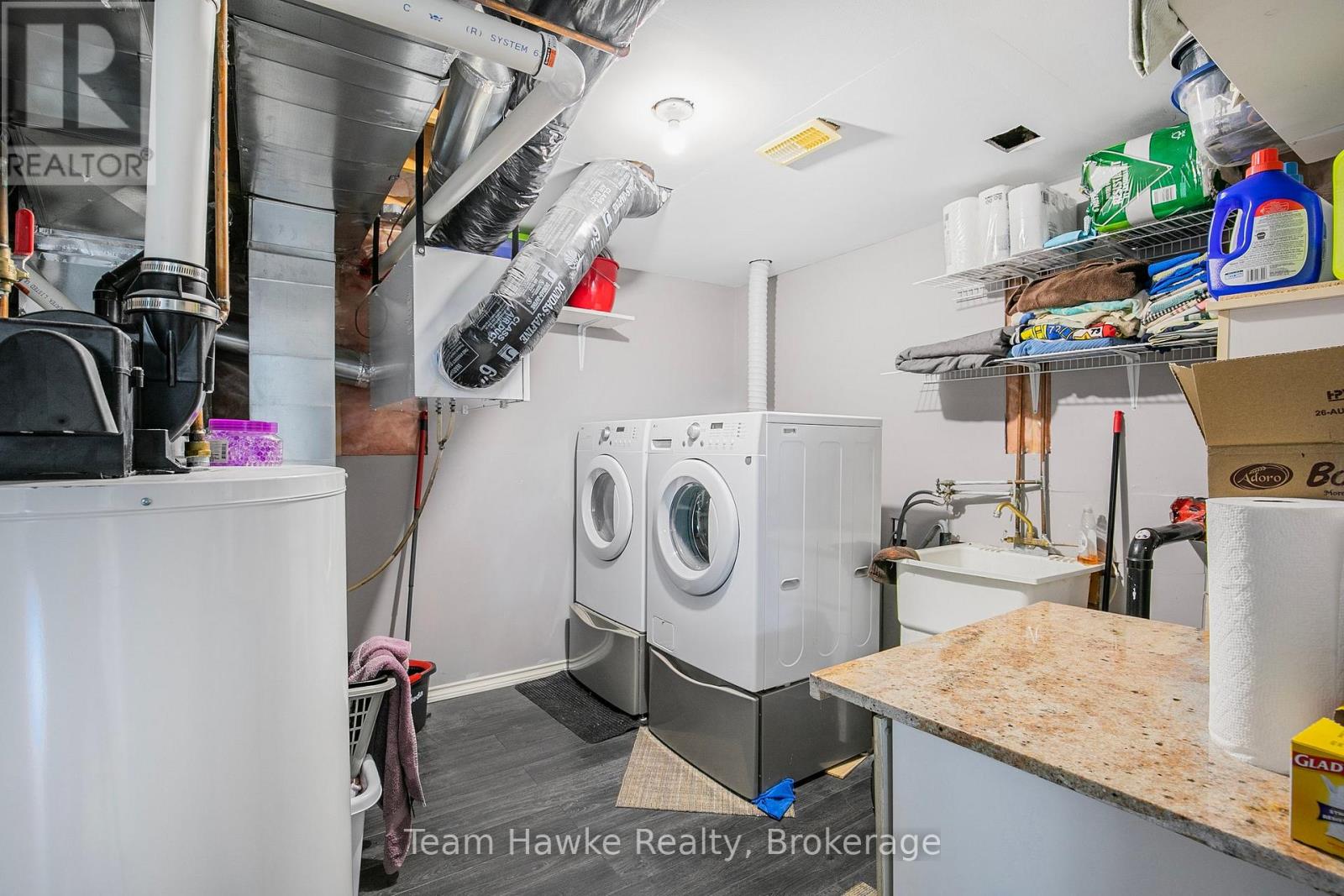 22 LAURIER BOULEVARD - 26