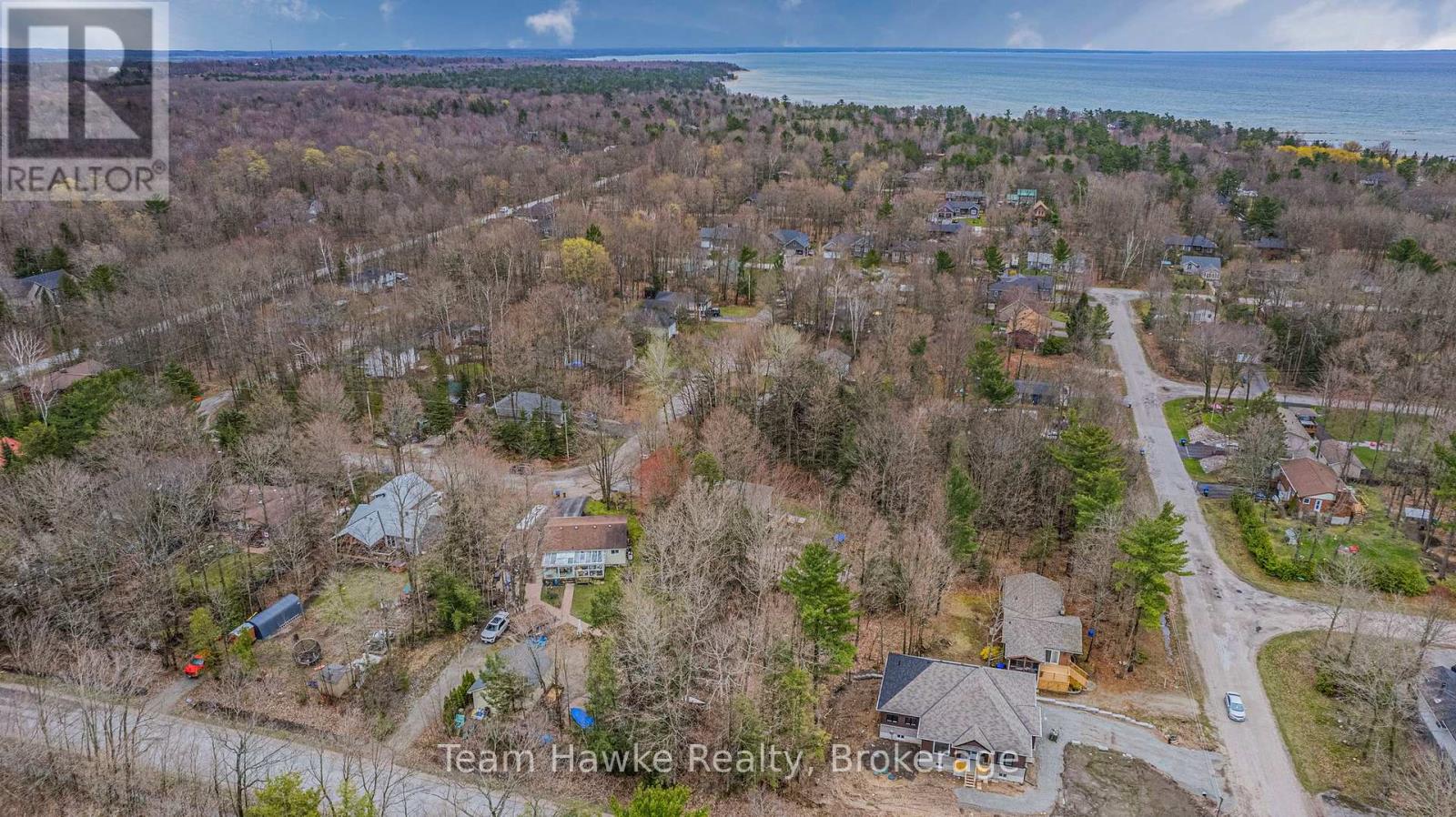 22 LAURIER BOULEVARD - 44