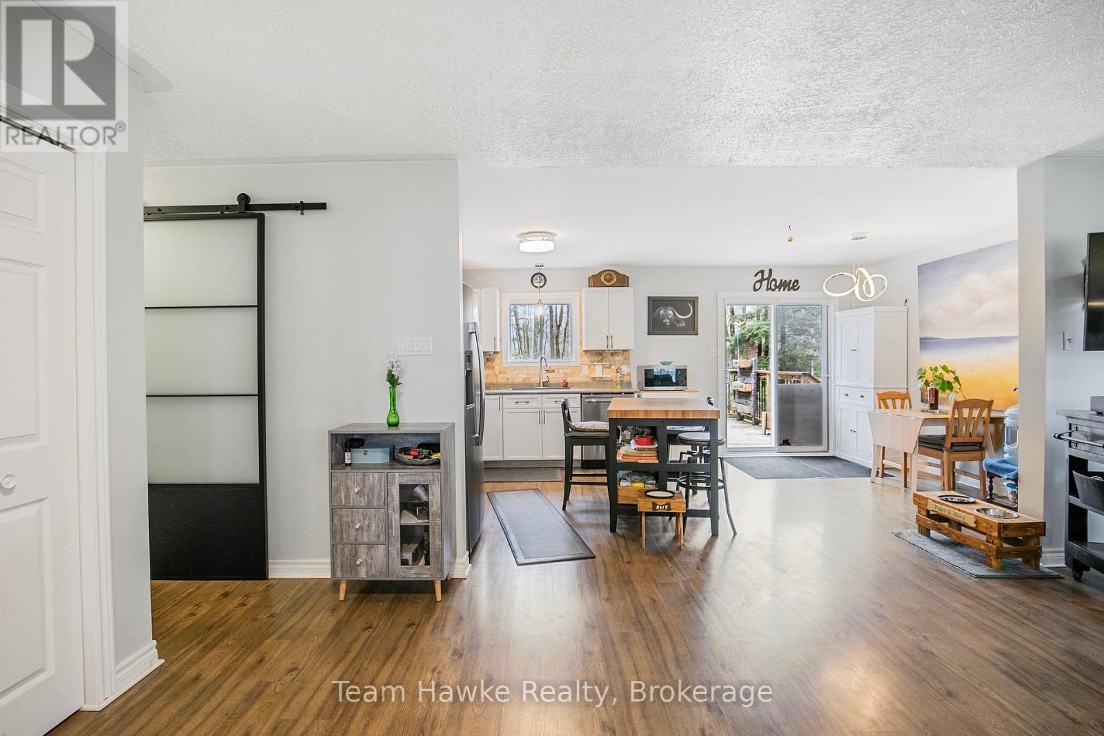 22 LAURIER BOULEVARD - 6