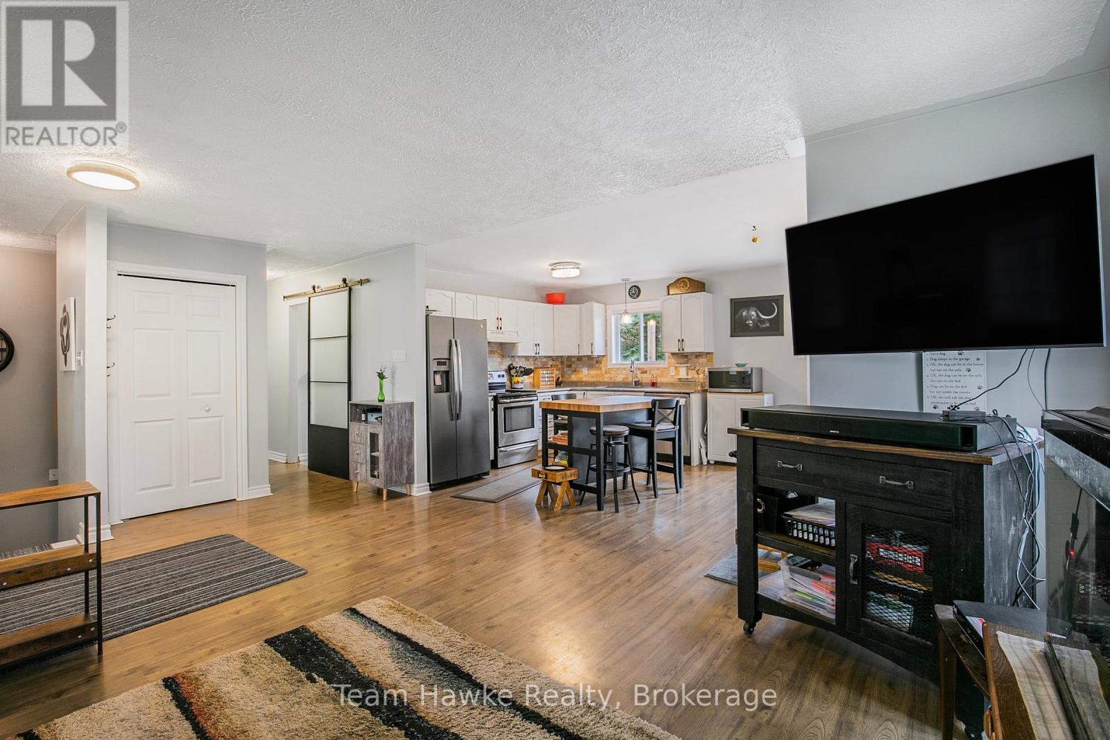 22 LAURIER BOULEVARD - 8