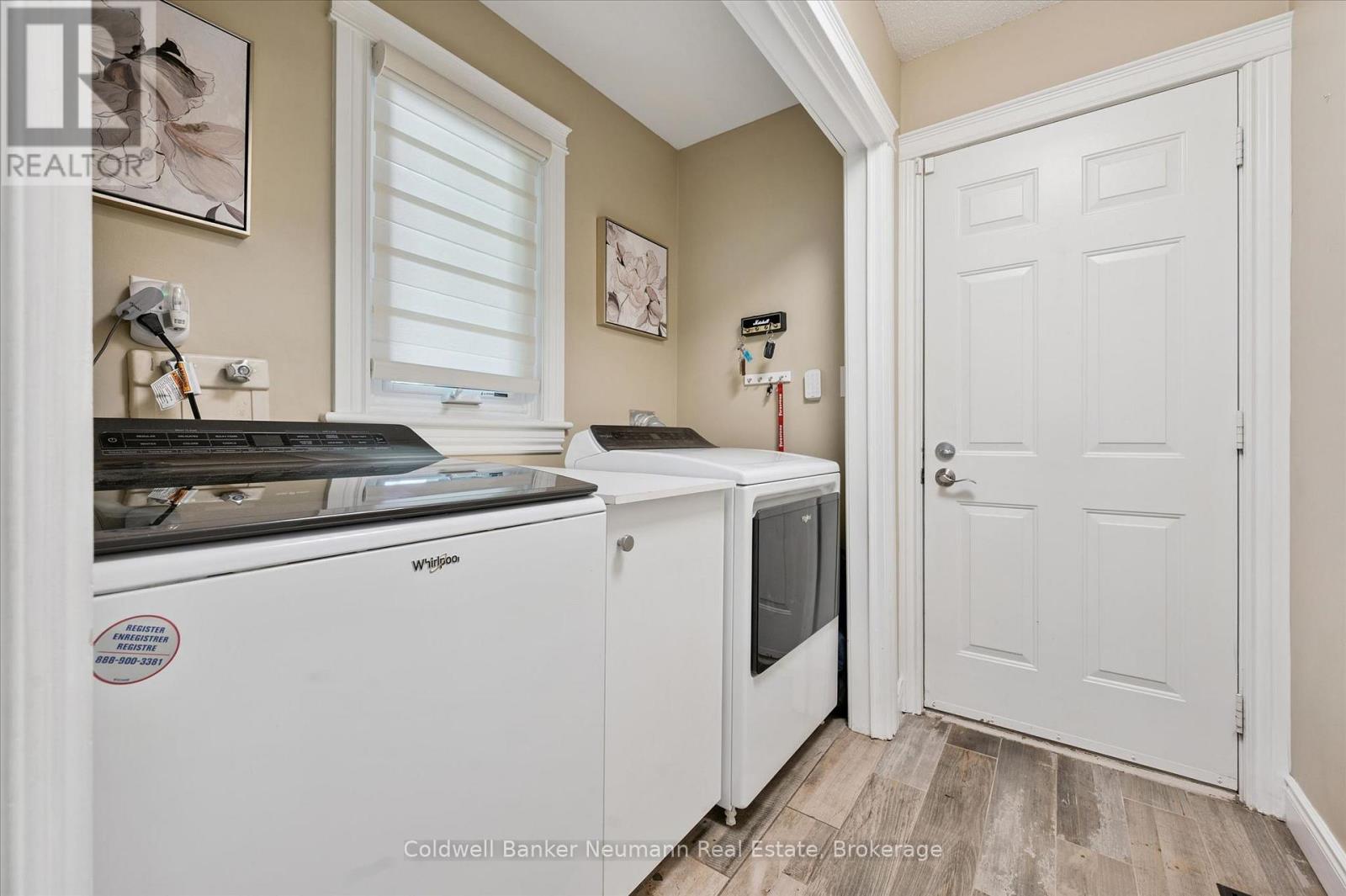1564 MANNHEIM ROAD - 13