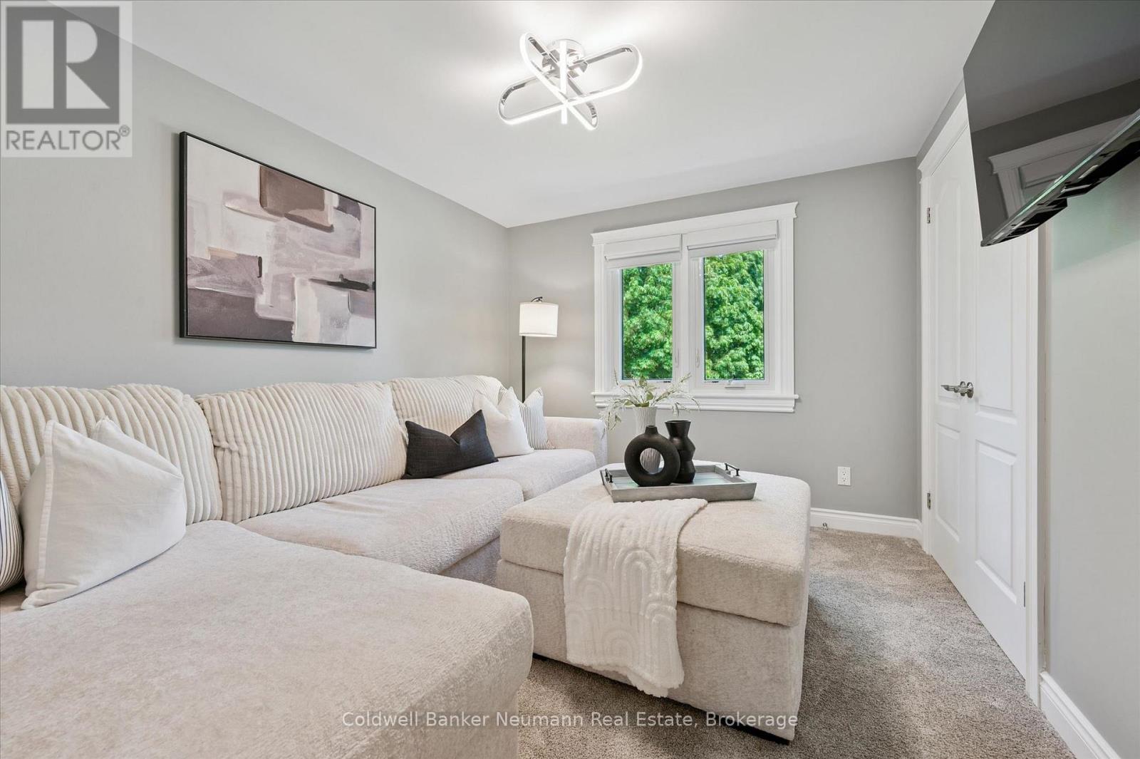 1564 MANNHEIM ROAD - 14
