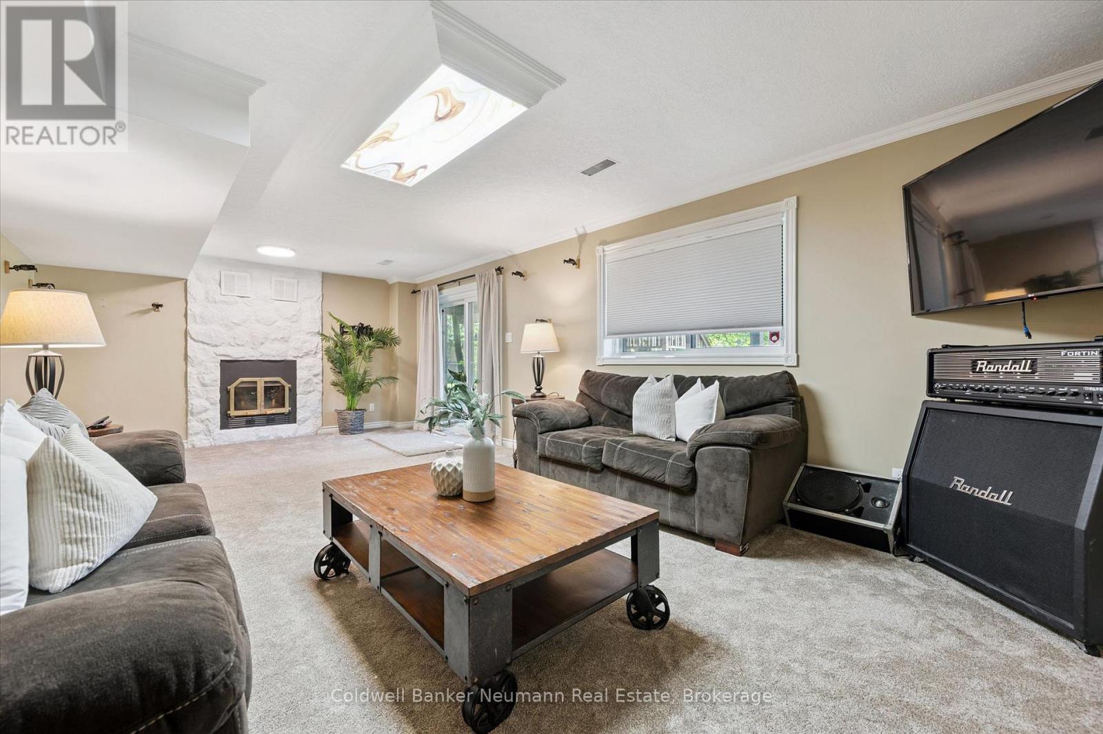 1564 MANNHEIM ROAD - 23