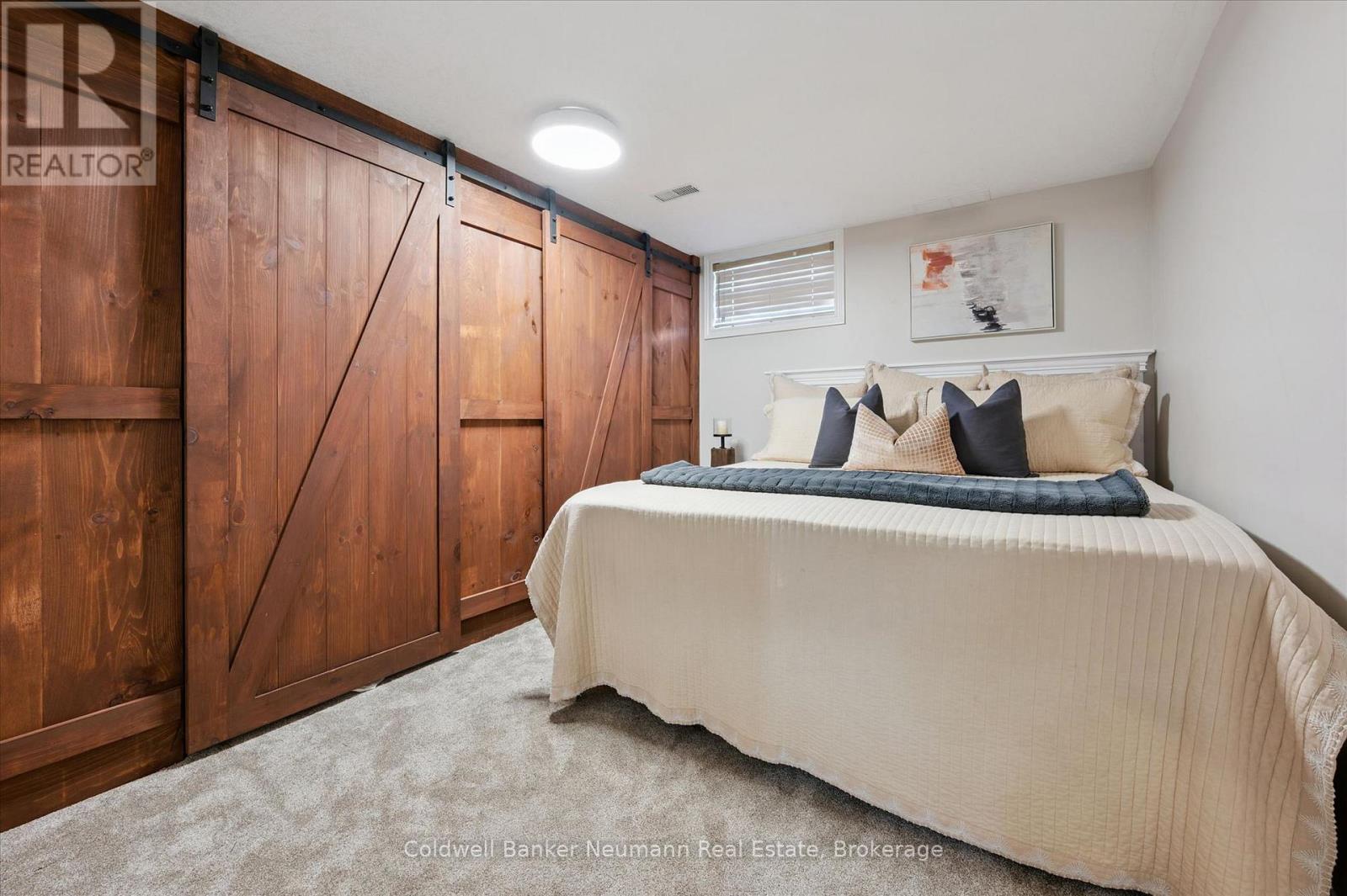 1564 MANNHEIM ROAD - 24
