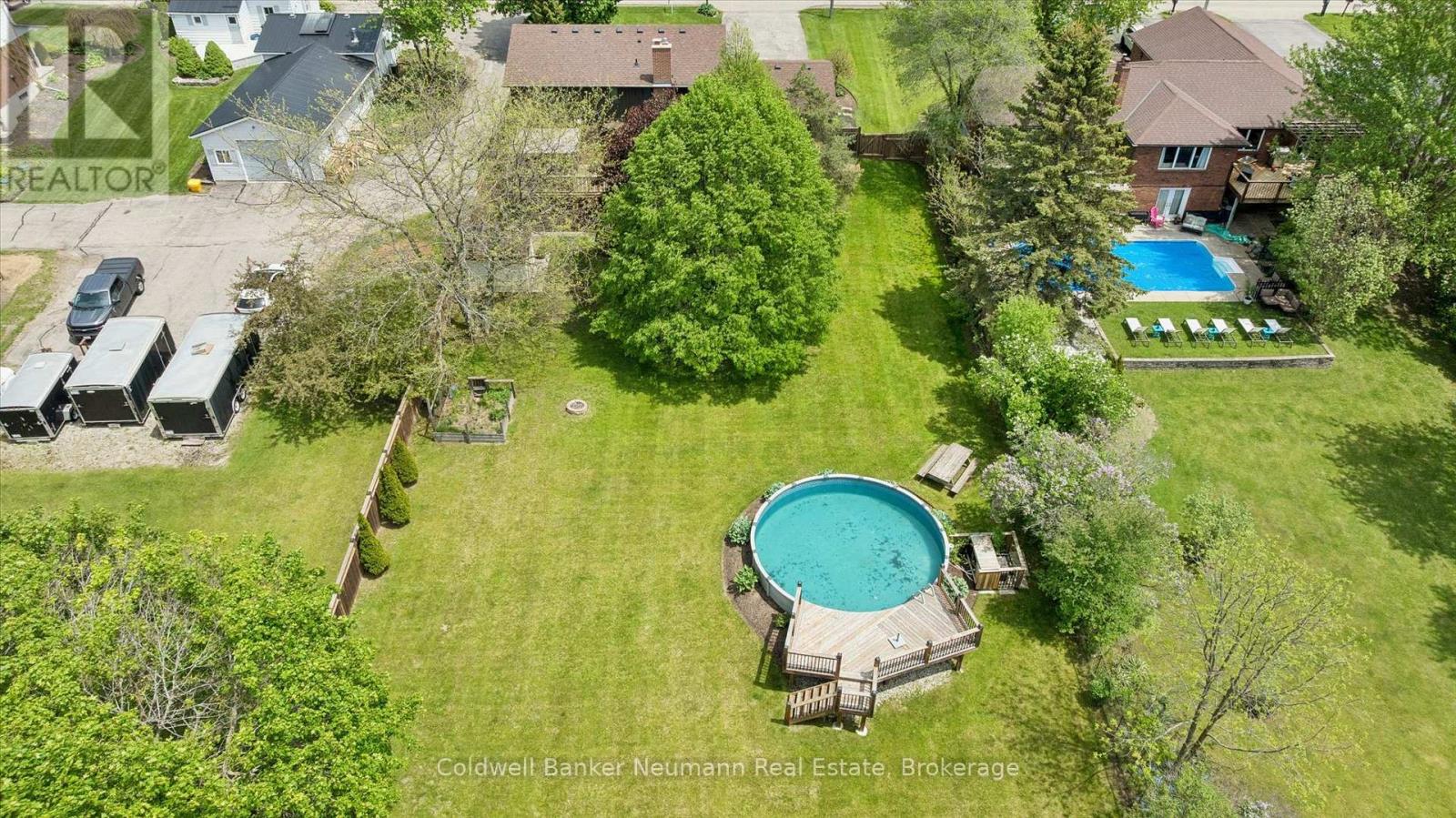 1564 MANNHEIM ROAD - 34