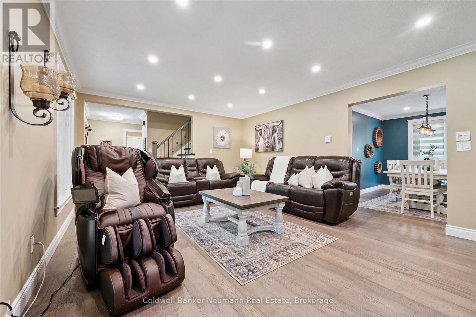 1564 MANNHEIM ROAD - 38