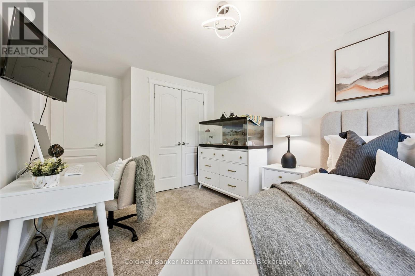 1564 MANNHEIM ROAD - 43