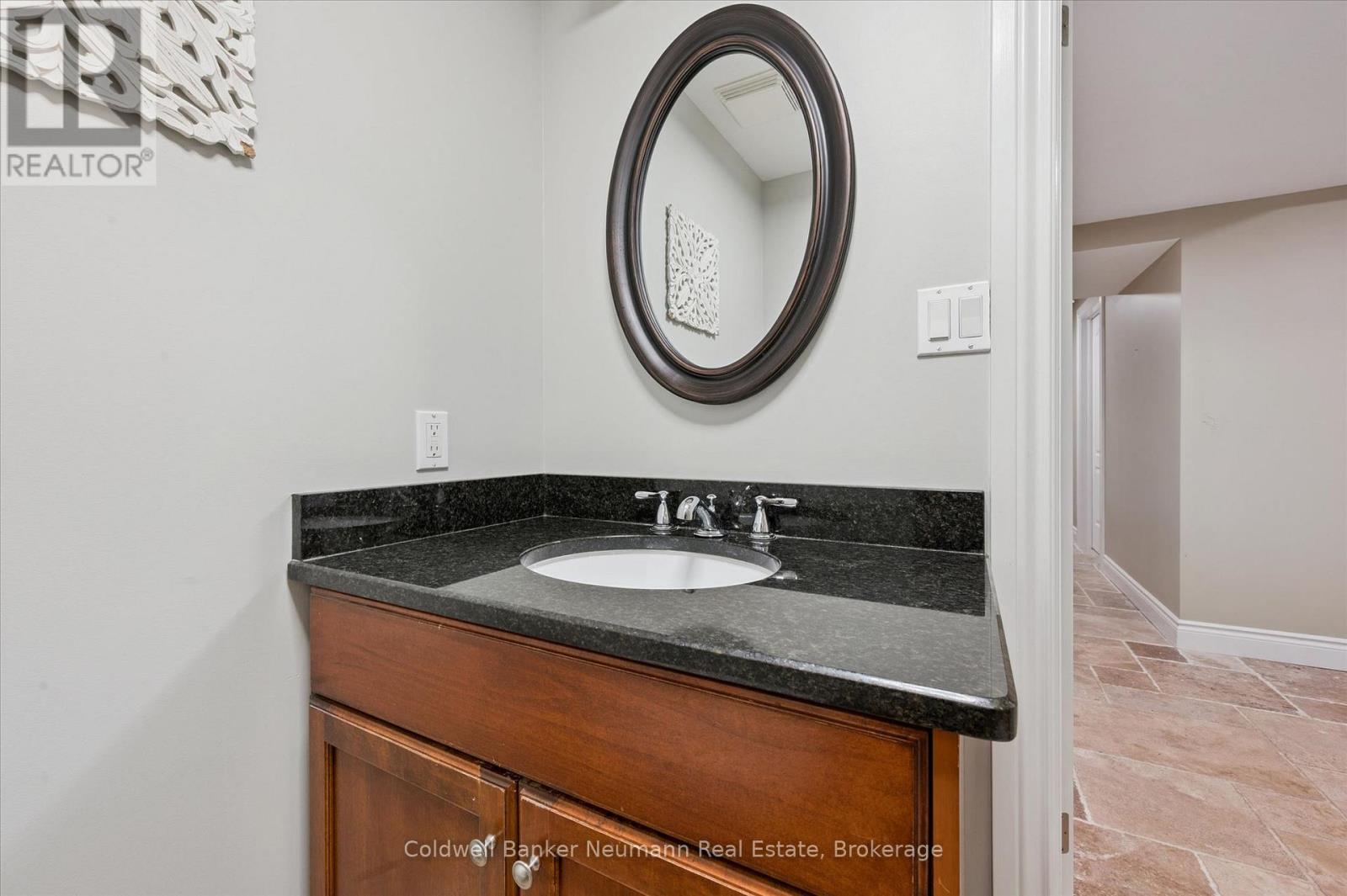 1564 MANNHEIM ROAD - 47
