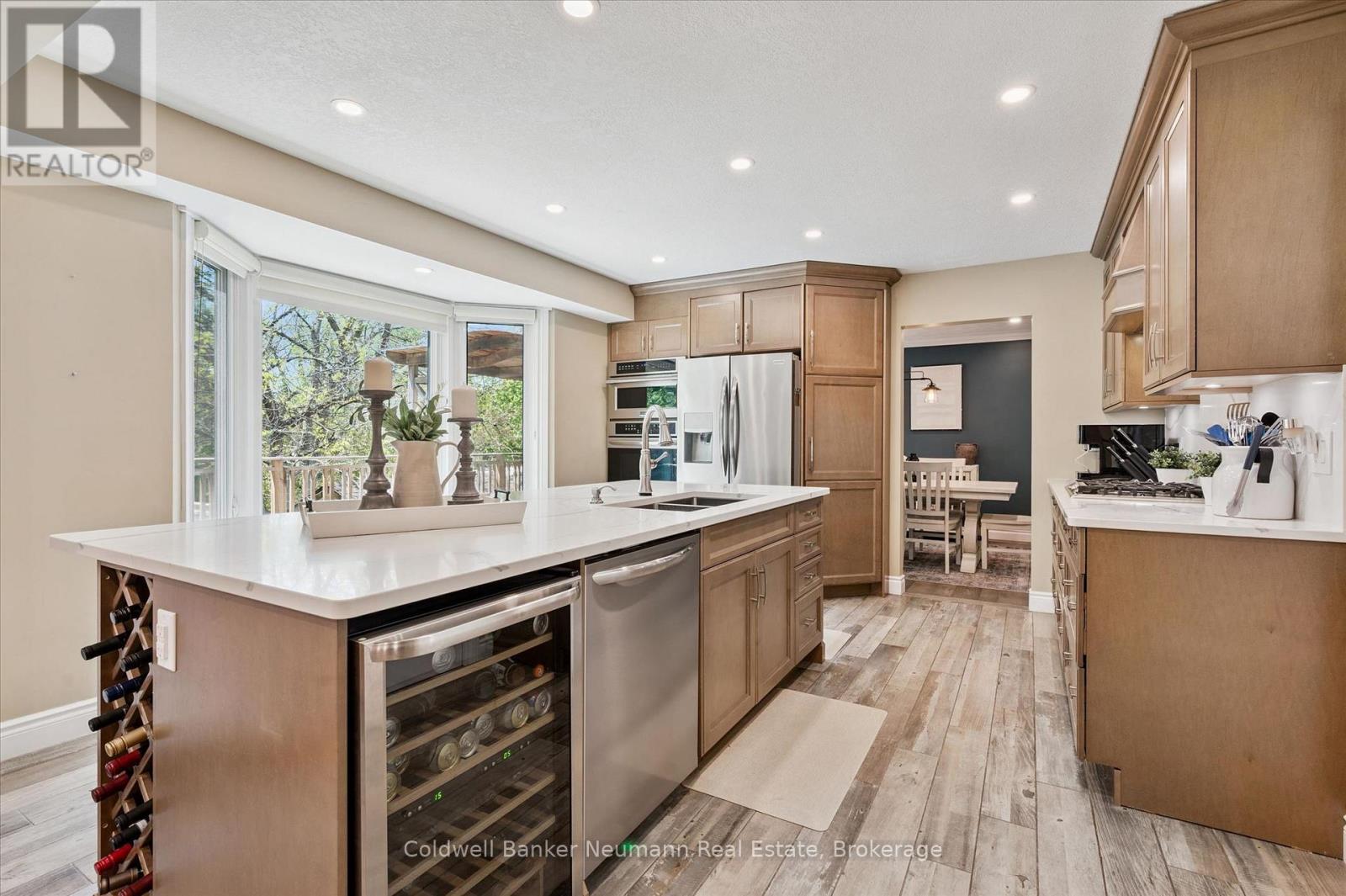 1564 MANNHEIM ROAD - 9