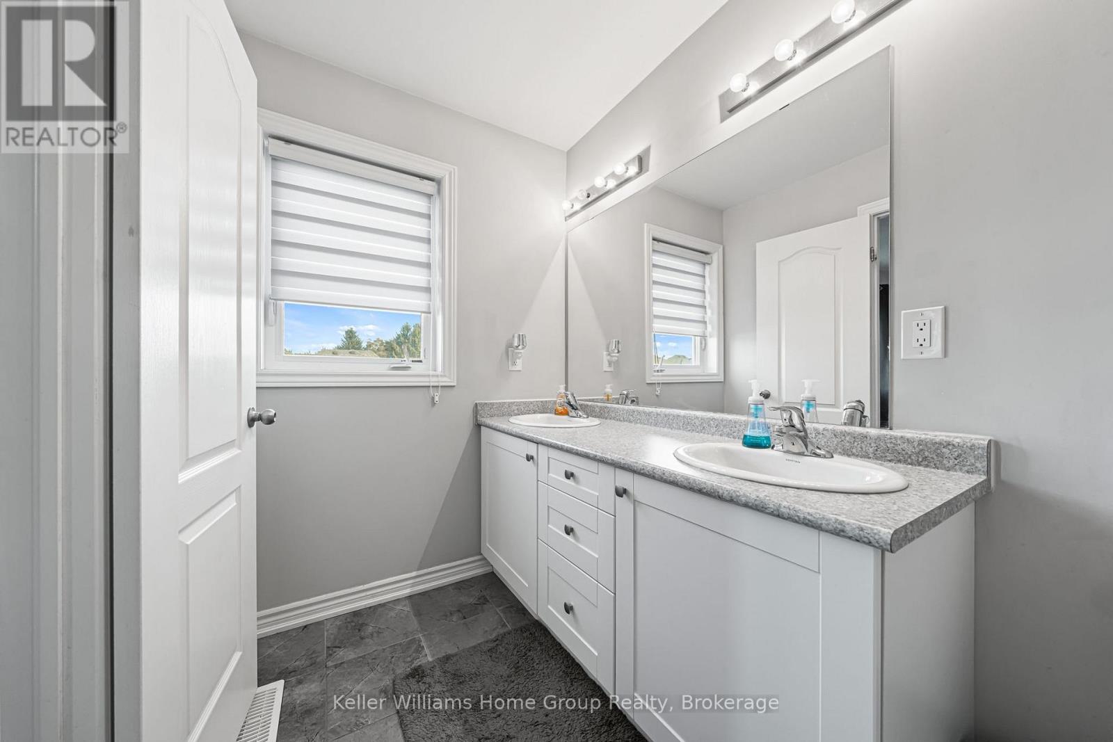 24 COURTNEY STREET - 26