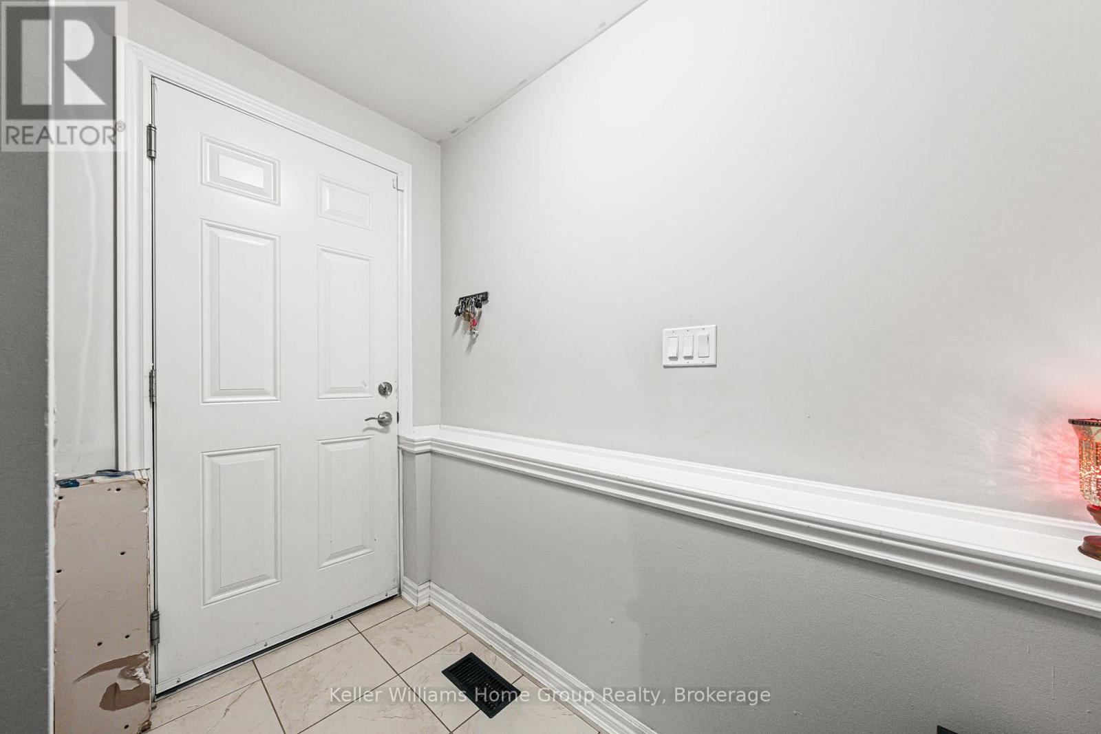 24 COURTNEY STREET - 35