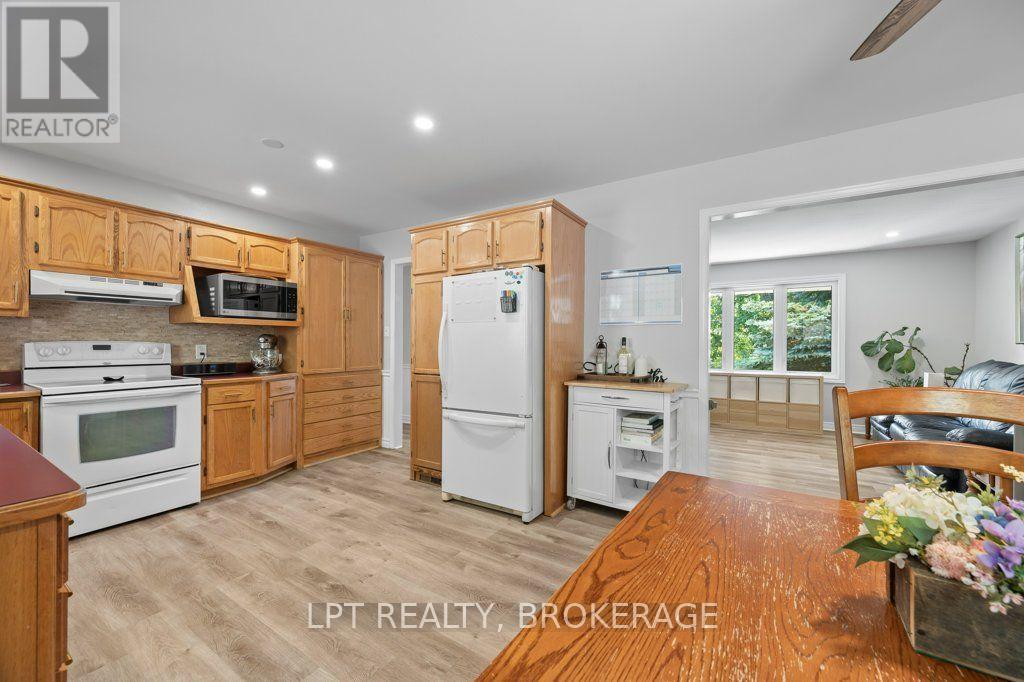 2978 PINE GROVE - Image 12