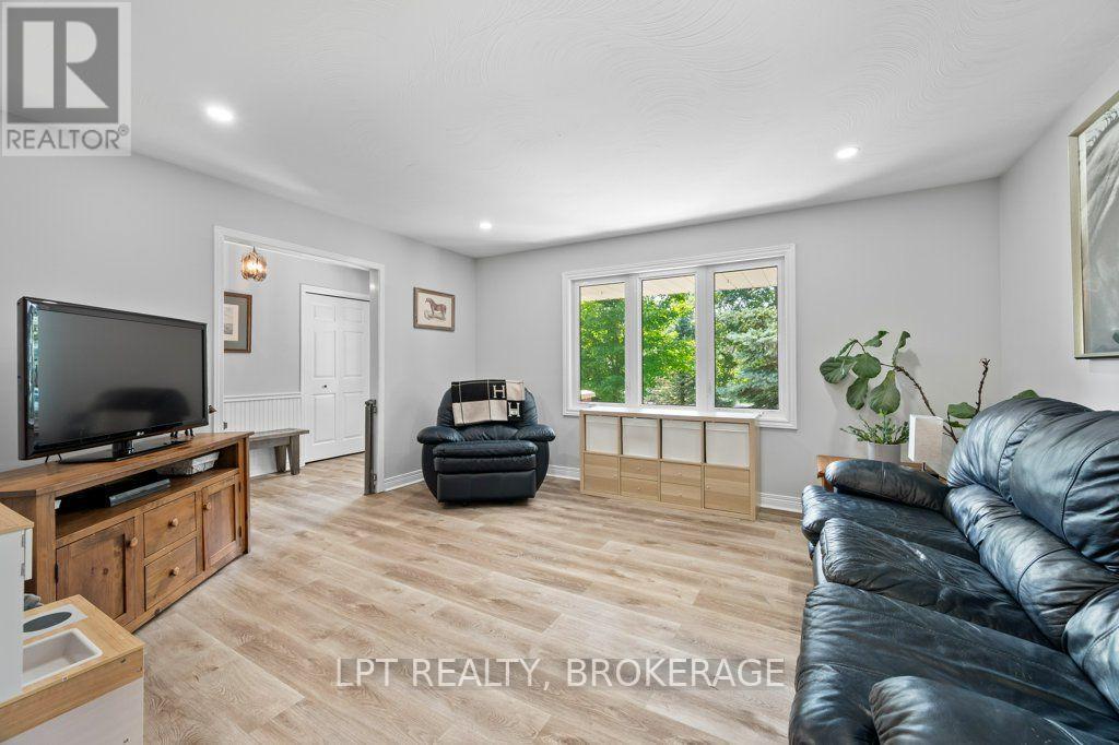 2978 PINE GROVE - Image 13
