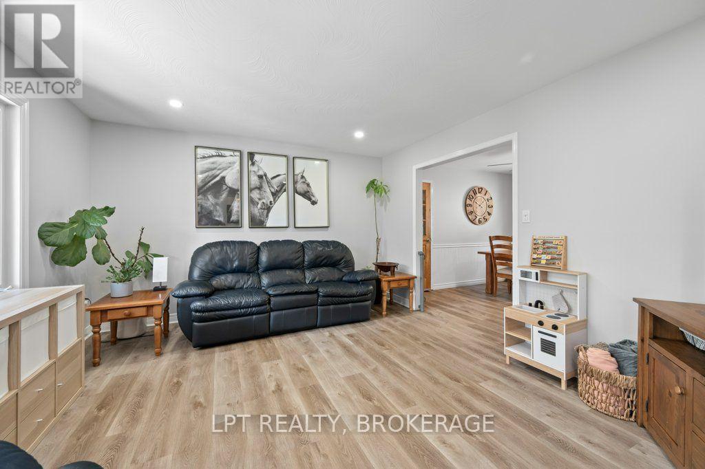 2978 PINE GROVE - Image 14