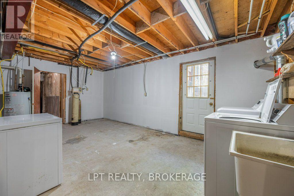 2978 PINE GROVE - Image 28