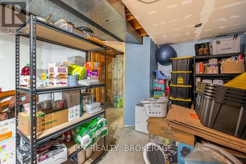 2978 PINE GROVE - Image 32