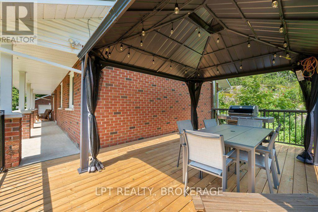 2978 PINE GROVE - Image 34