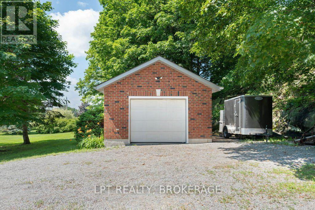 2978 PINE GROVE - Image 35