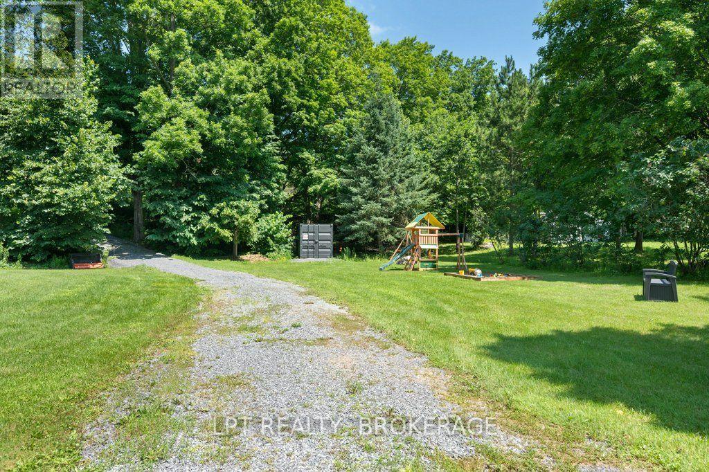 2978 PINE GROVE - Image 45