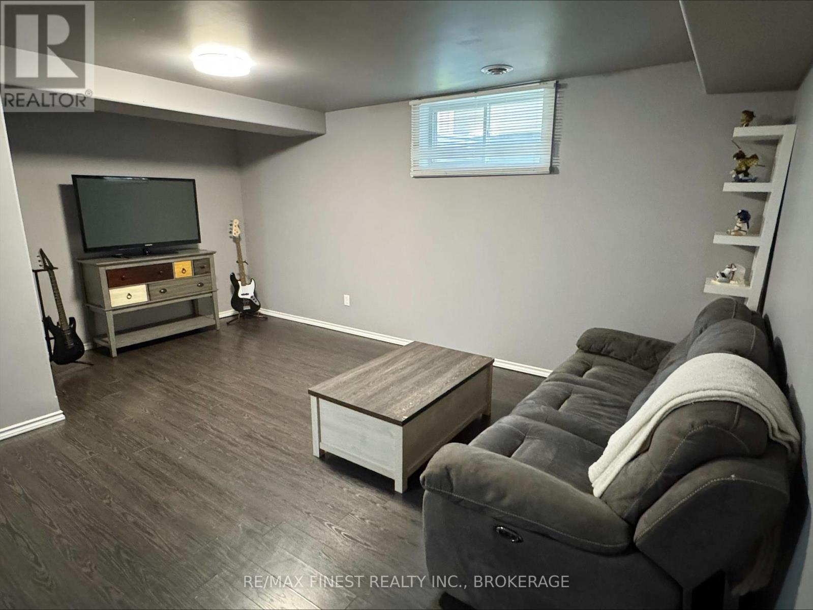 119 CHAMPAGNE CRESCENT - Image 17