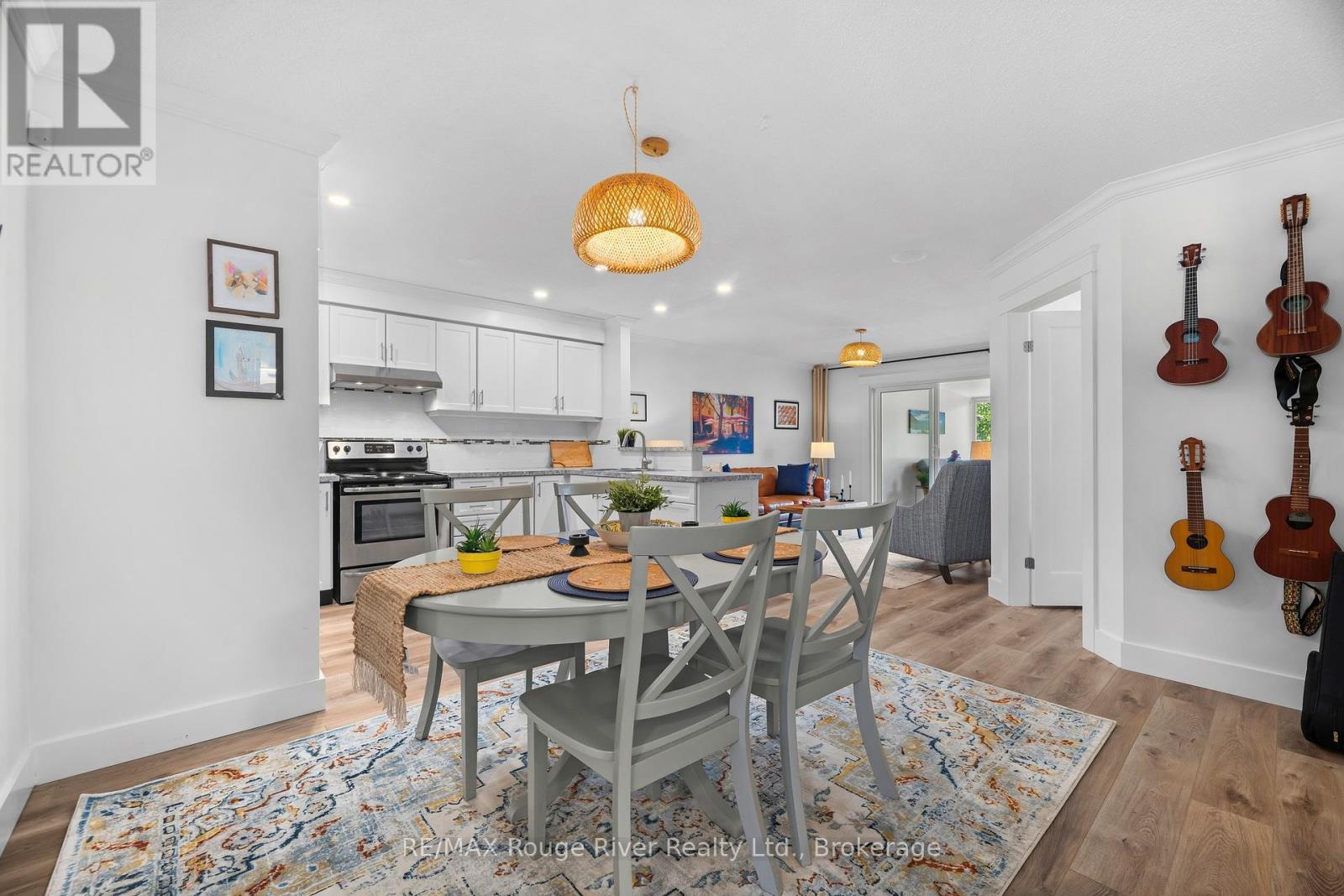 1275 EAGLE CRESCENT - 10