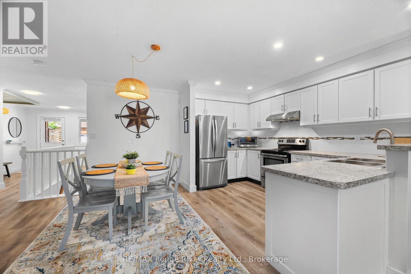 1275 EAGLE CRESCENT - 12
