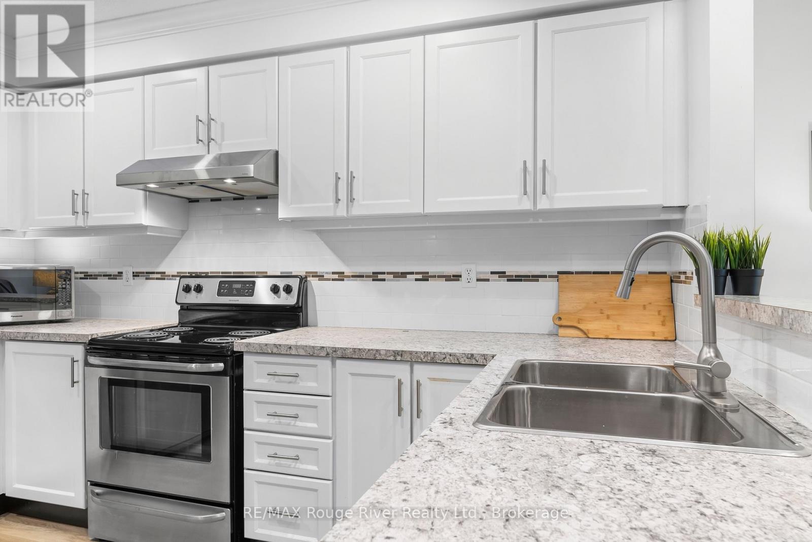 1275 EAGLE CRESCENT - 13