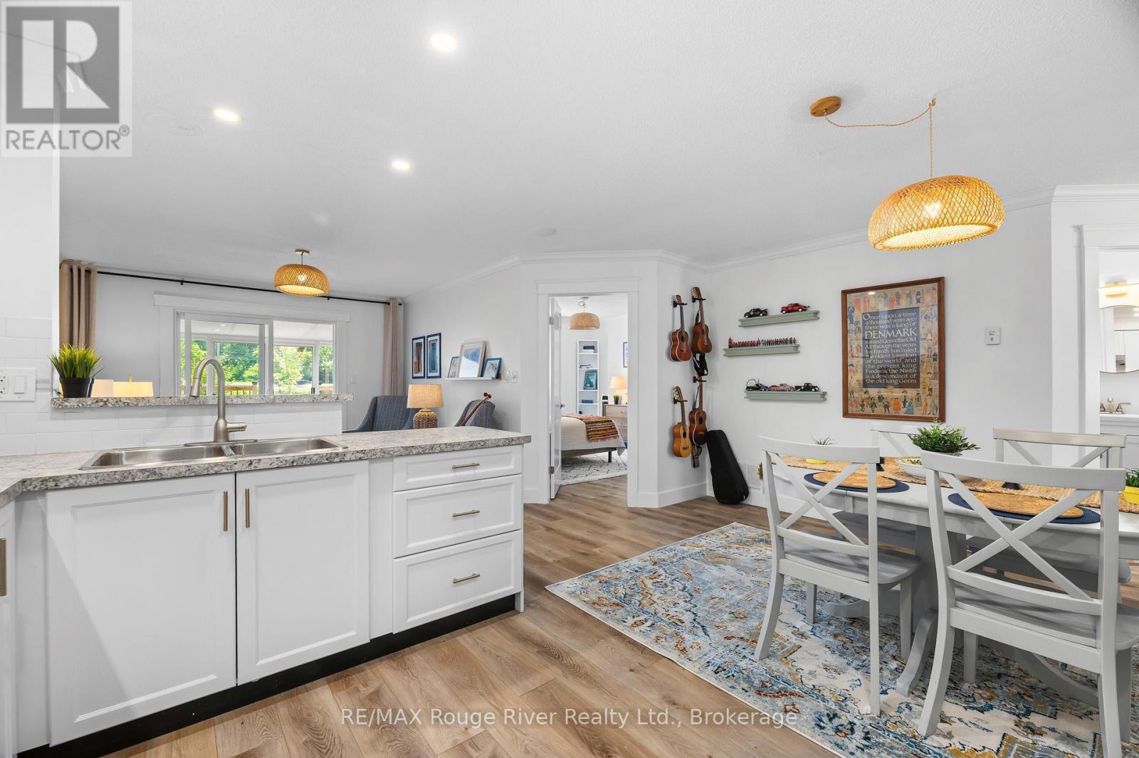1275 EAGLE CRESCENT - 15