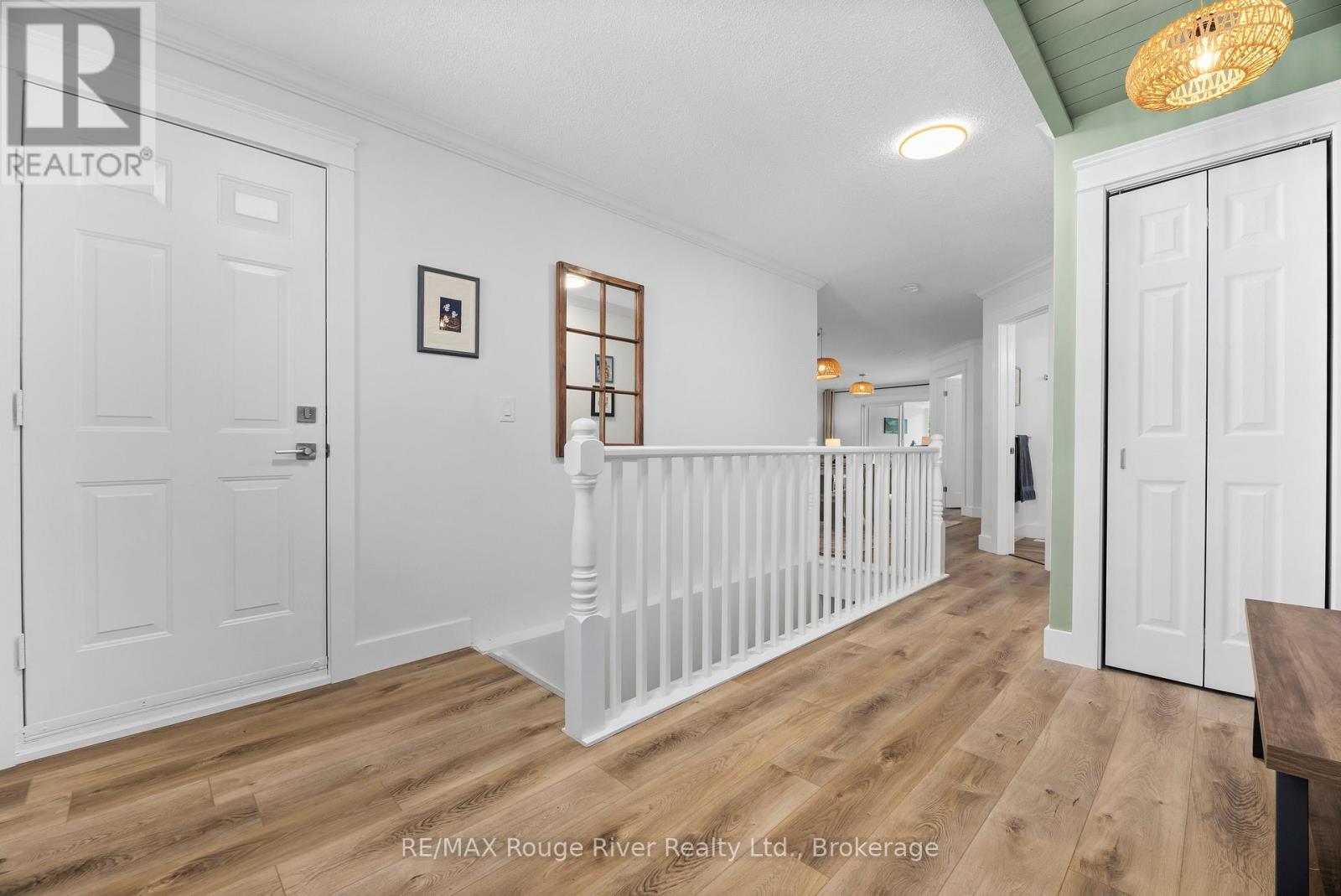 1275 EAGLE CRESCENT - 6