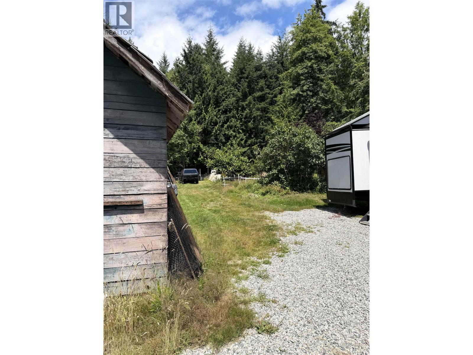 988 CEMETERY ROAD, Gibsons