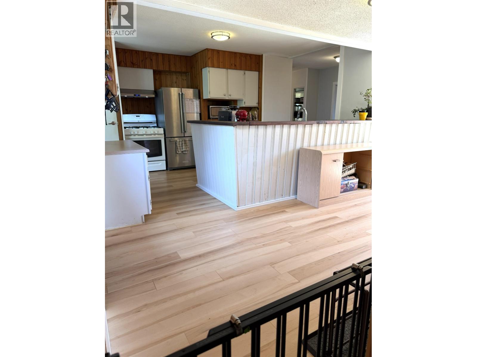 988 CEMETERY ROAD, Gibsons
