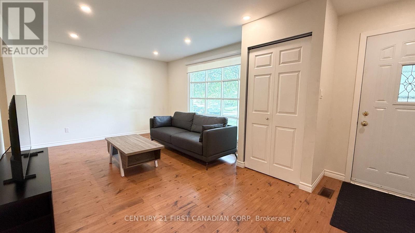 UPPER - 453 CASTLEGROVE BOULEVARD, London North (North K) — photo 6