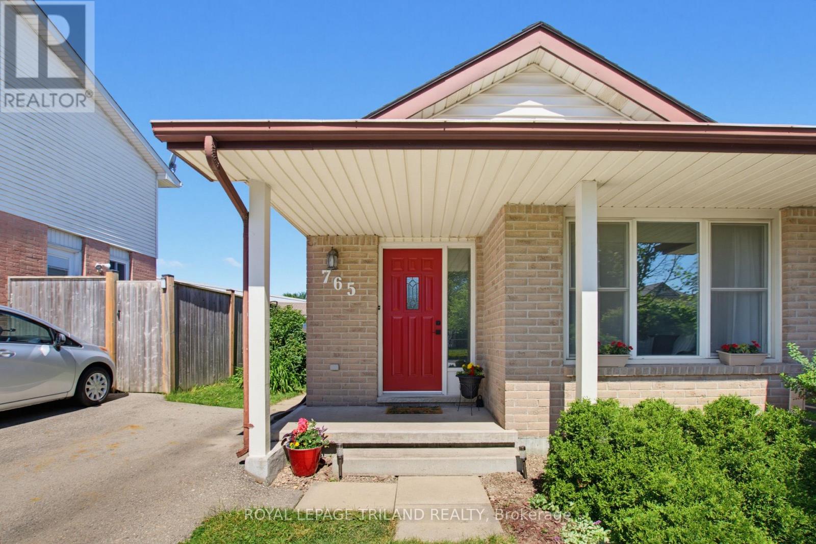 765 HOMEVIEW ROAD - 1
