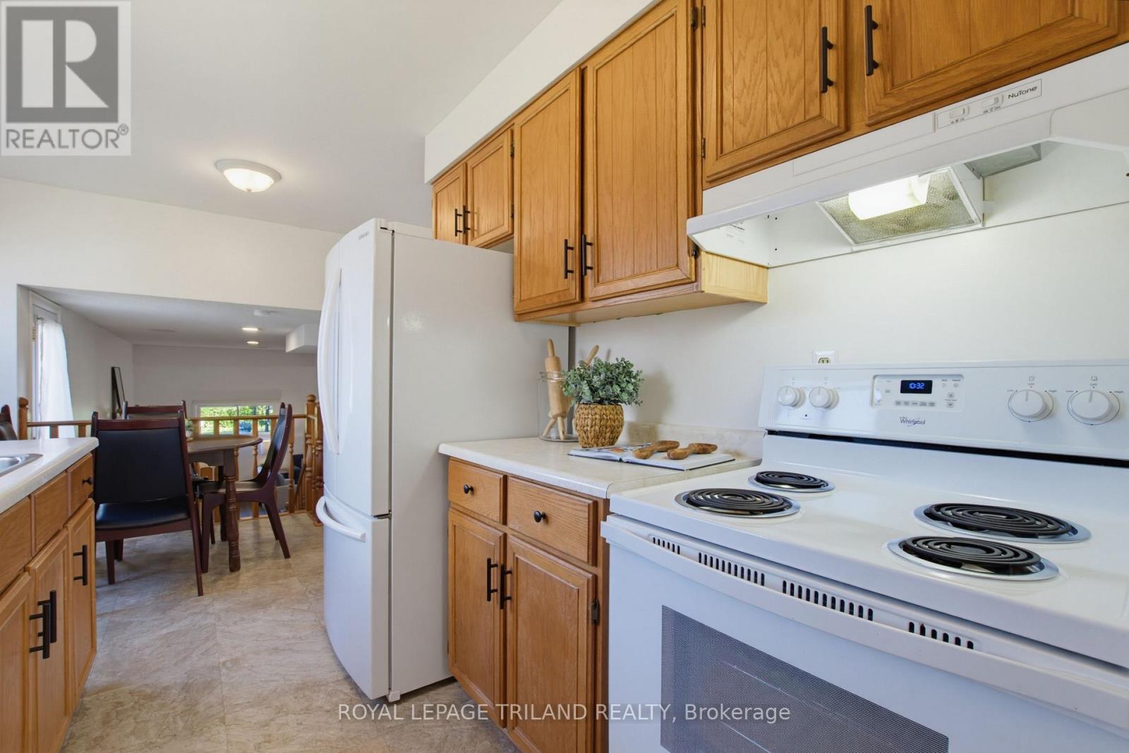 765 HOMEVIEW ROAD - 14