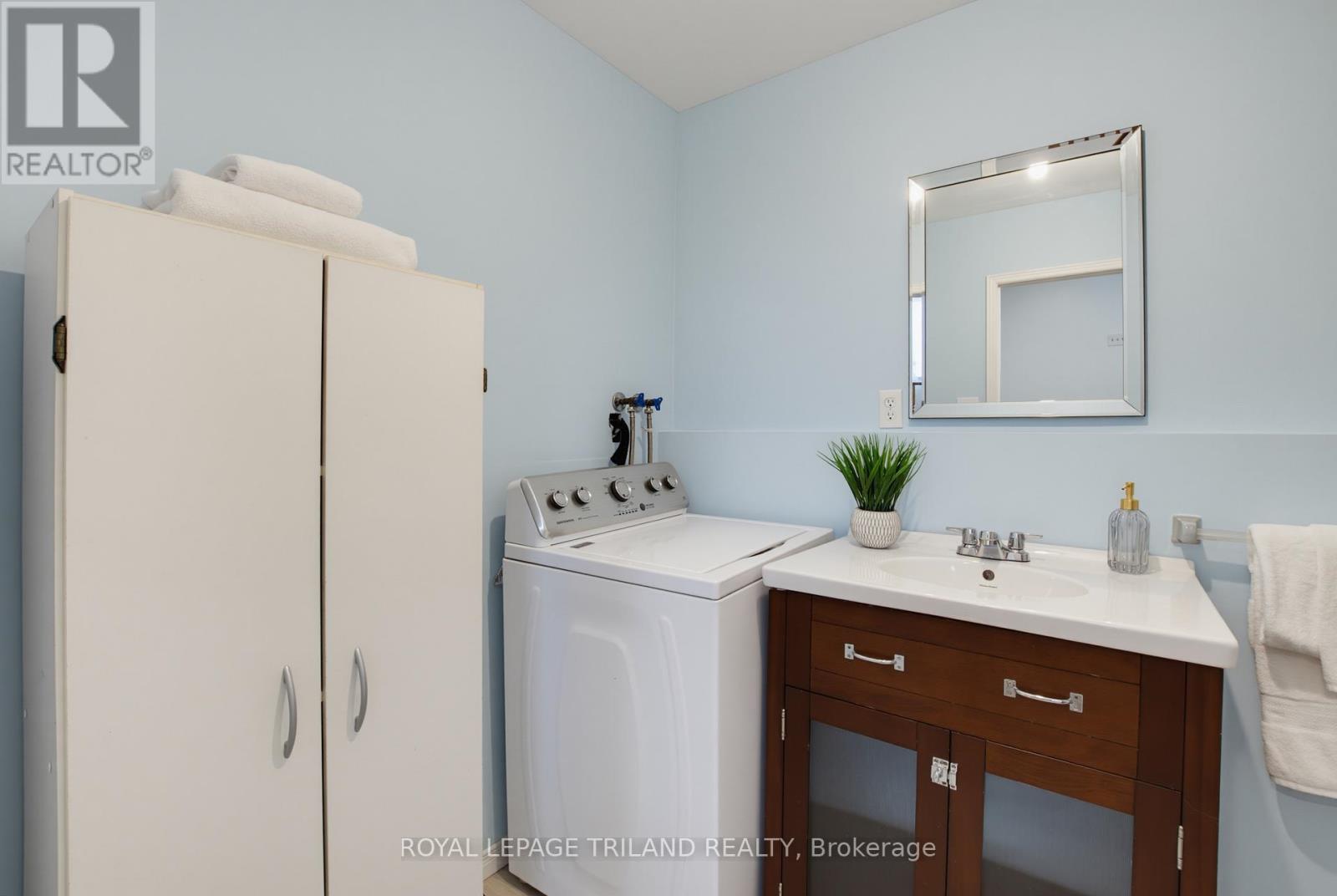 765 HOMEVIEW ROAD - 34