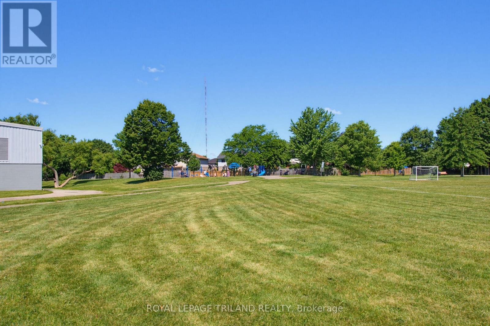 765 HOMEVIEW ROAD - 40