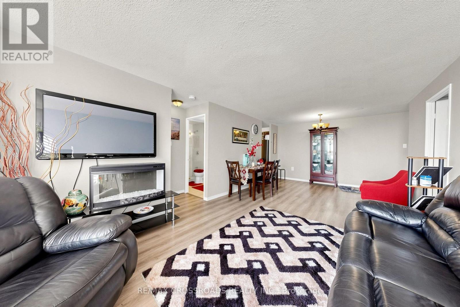 #PH207 99 BLACKWELL AVENUE - 11