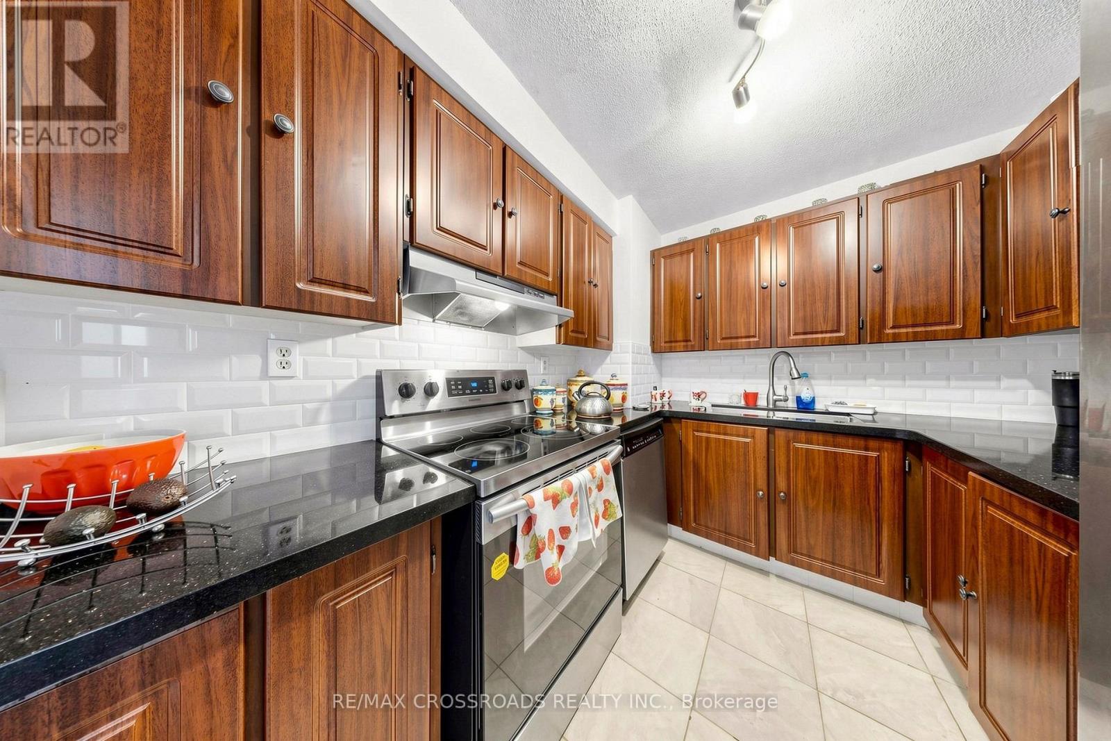 #PH207 99 BLACKWELL AVENUE - 19
