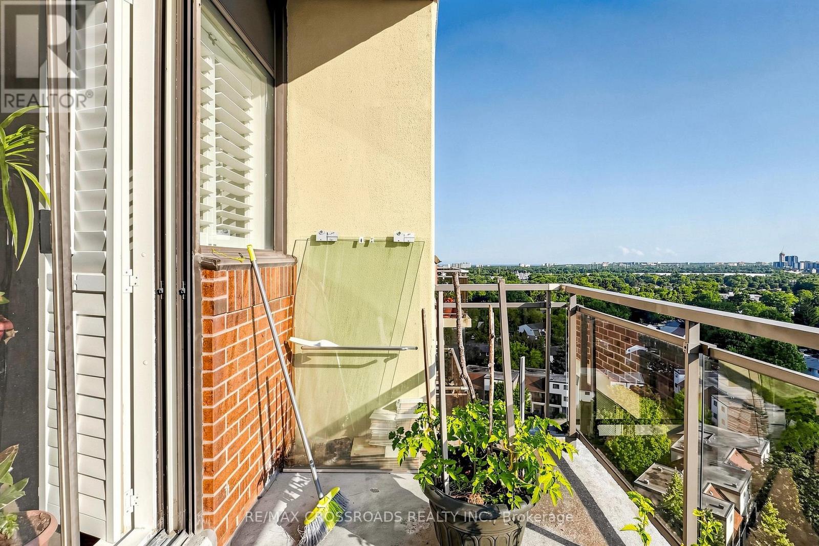 #PH207 99 BLACKWELL AVENUE - 34