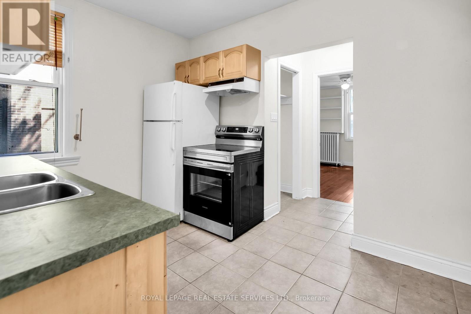 127 WAVERLEY ROAD - 11