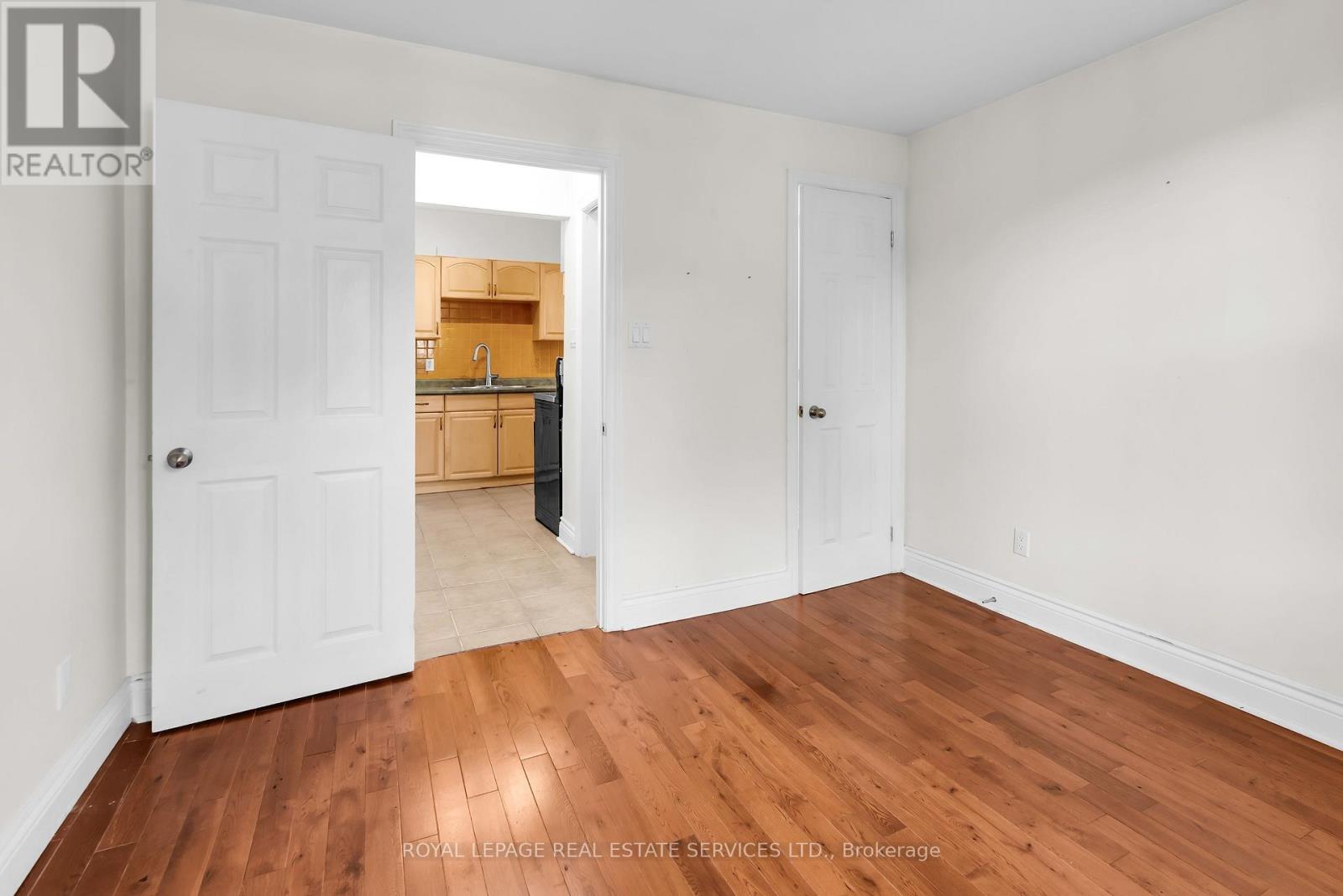 127 WAVERLEY ROAD - 14