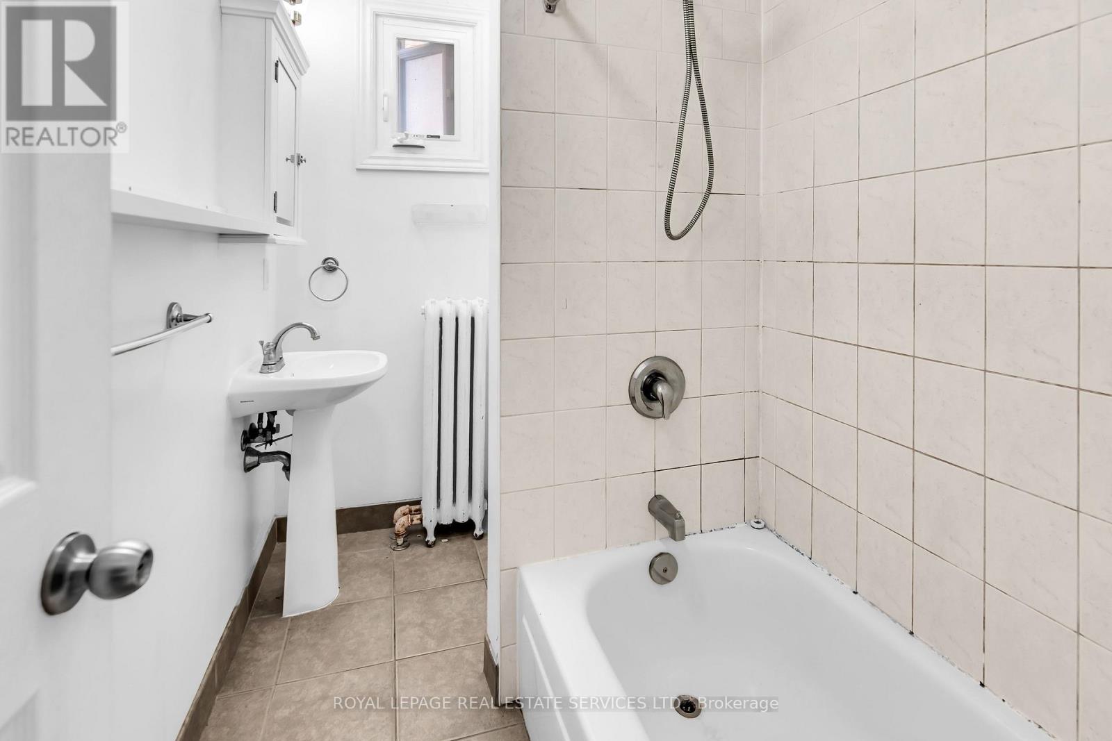 127 WAVERLEY ROAD - 16