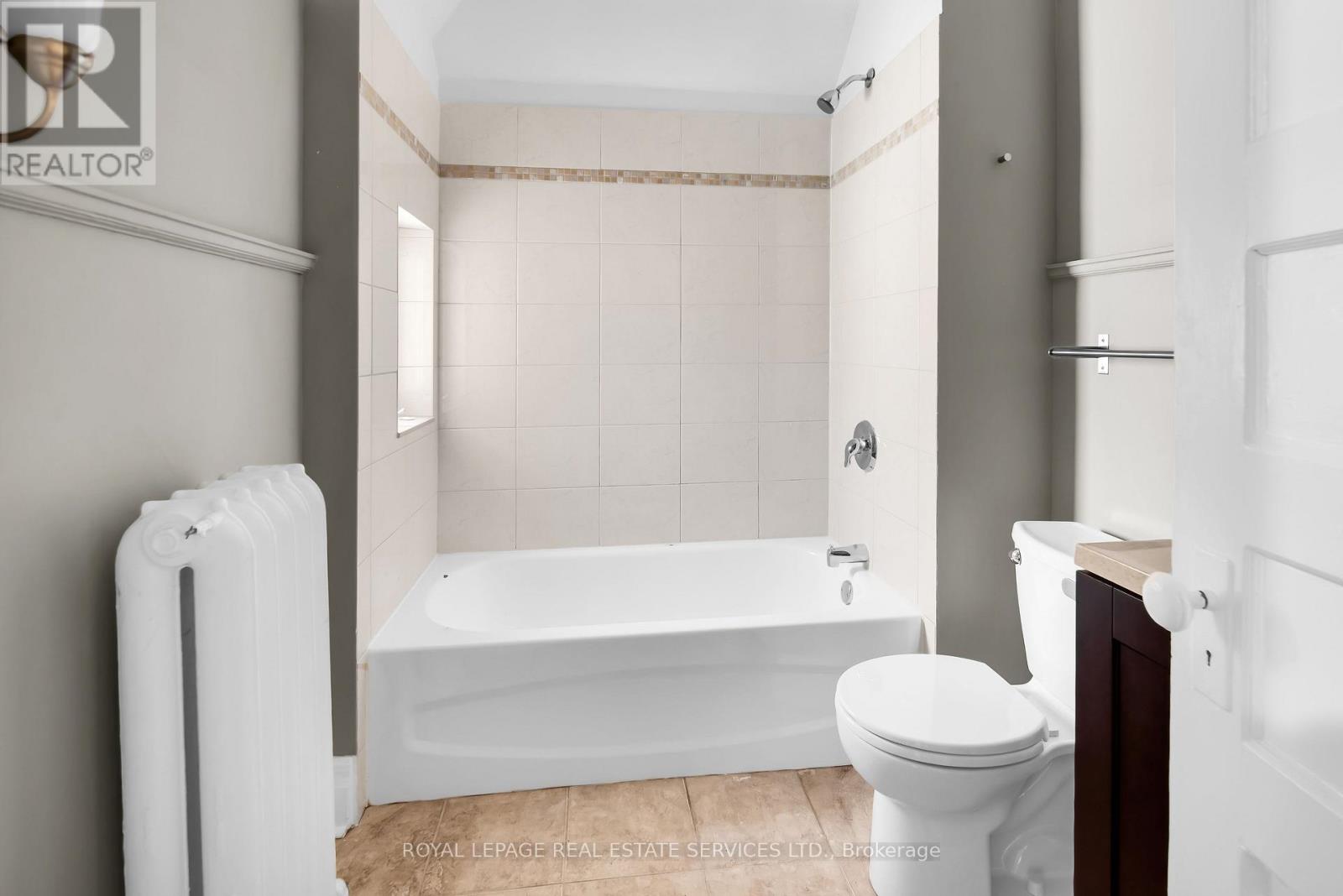 127 WAVERLEY ROAD - 25